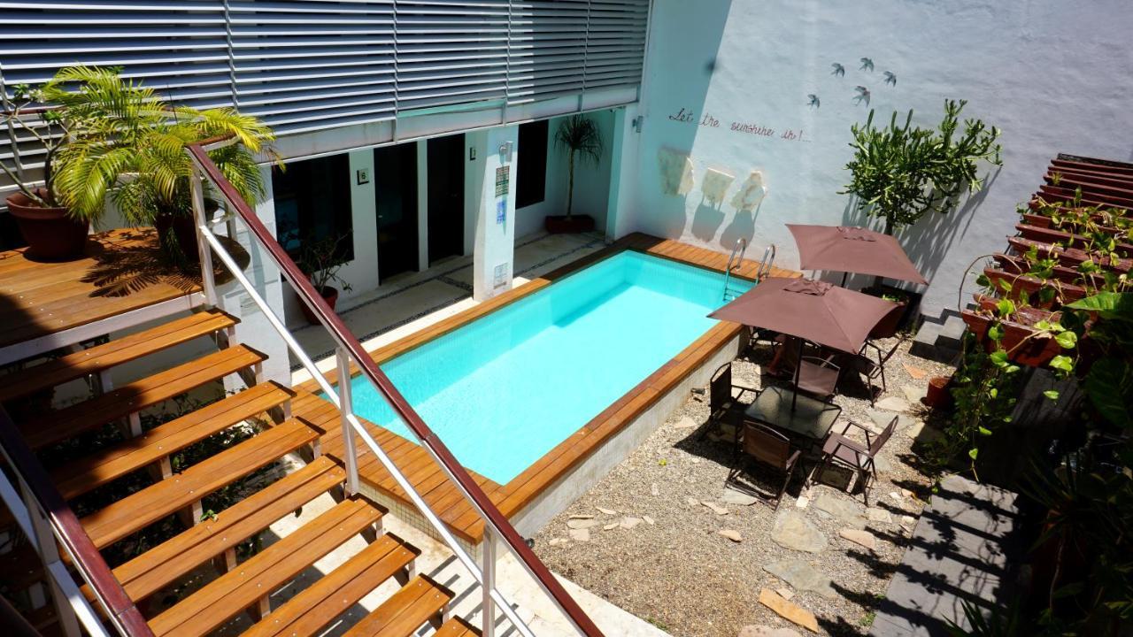 Casa Ticul Hotel Boutique - 5Th Ave (Adults Only) Плая дел Кармен Екстериор снимка A swimming pool in a courtyard