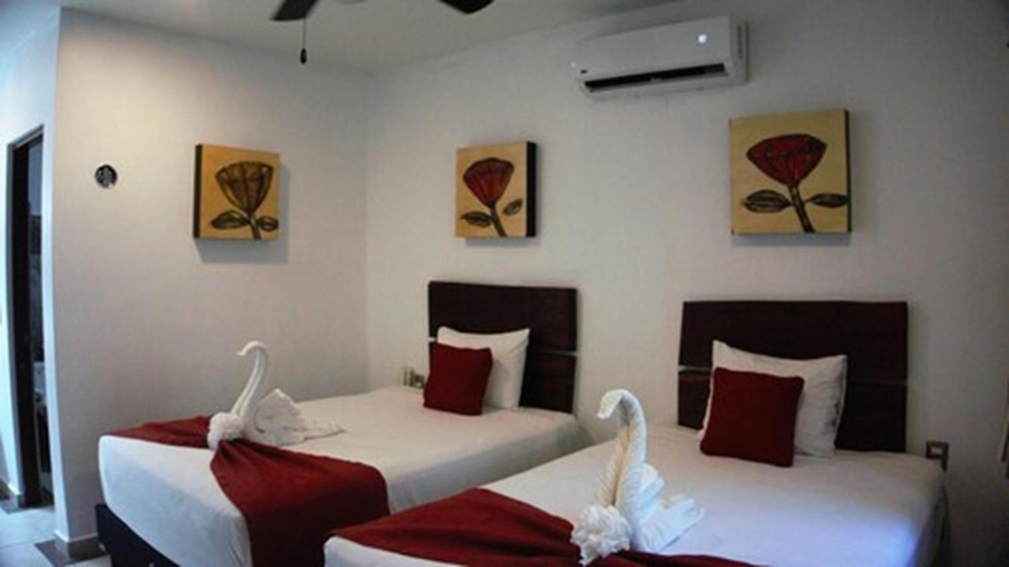 Casa Ticul Hotel Boutique - 5Th Ave (Adults Only) Плая дел Кармен Екстериор снимка A room at the hotel