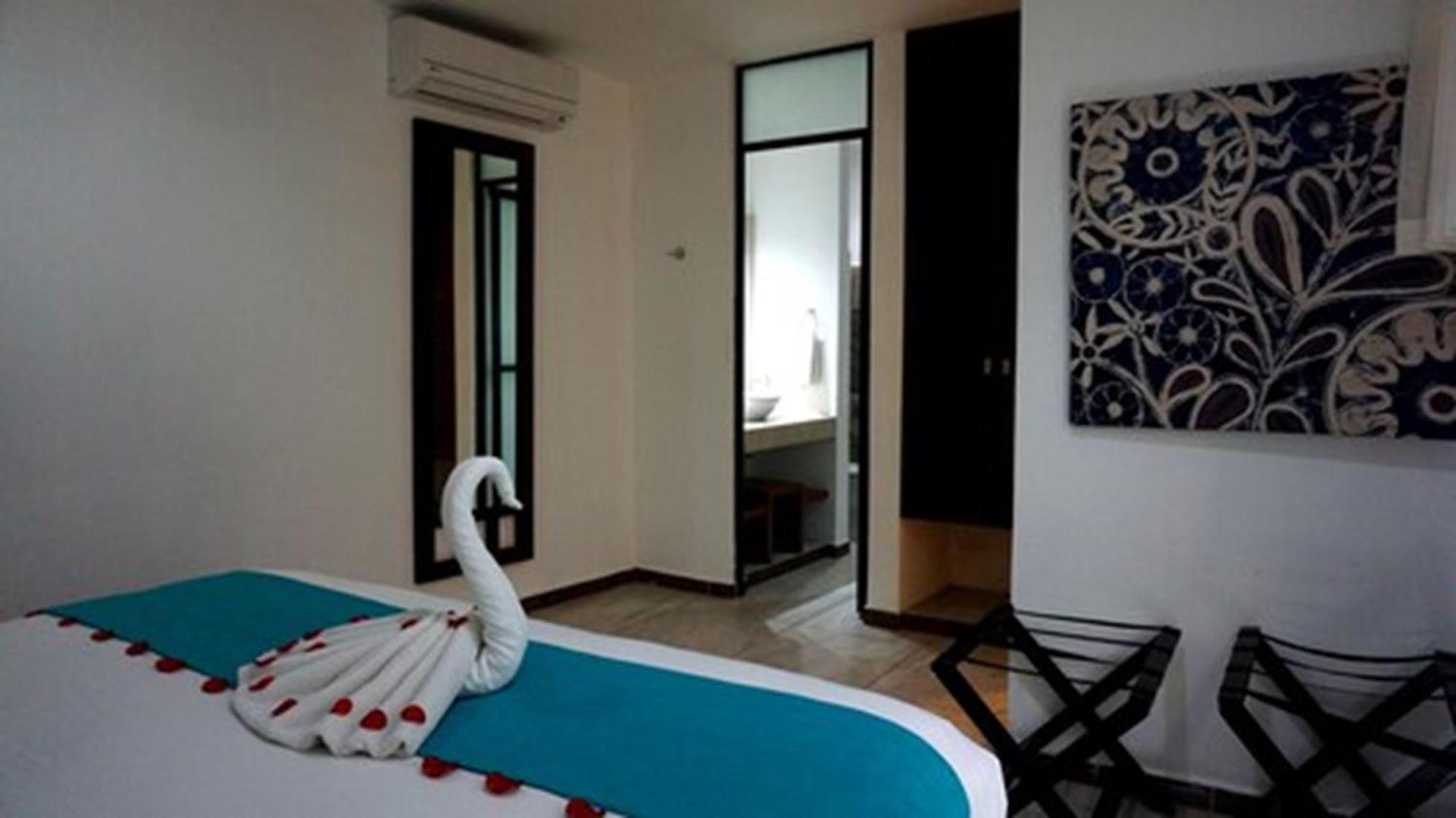 Casa Ticul Hotel Boutique - 5Th Ave (Adults Only) Плая дел Кармен Екстериор снимка A room at the hotel